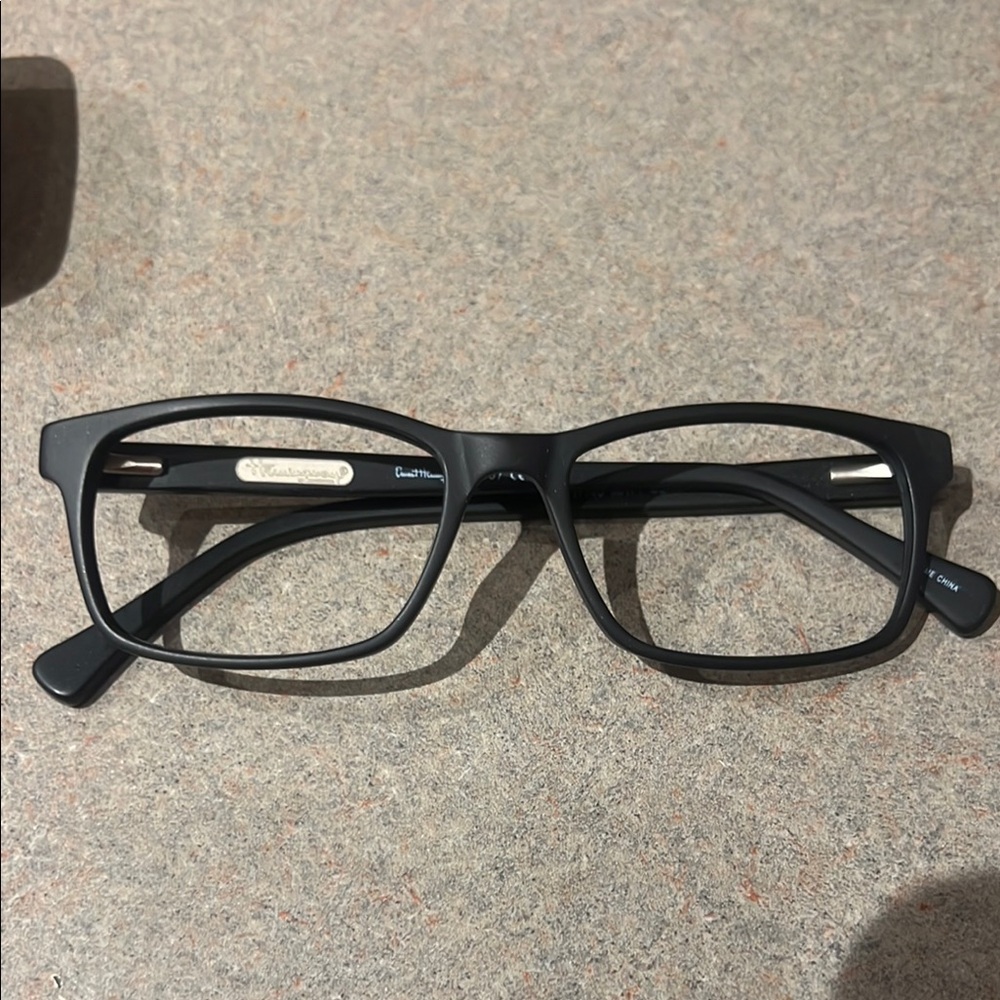 Ewest Hemingway matte Black frame